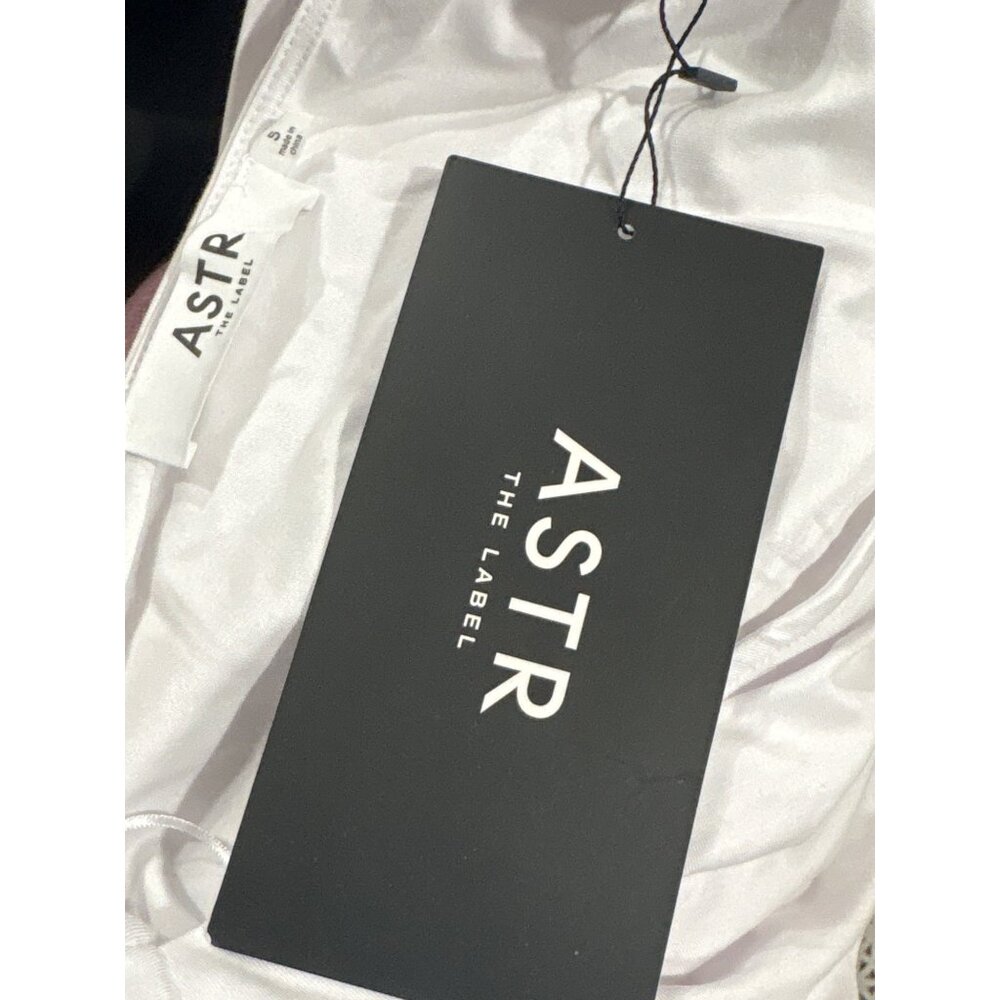 ASTR the Label Kora Top in White Small New Womens Long Sleeve Tee - Picture 8 of 11